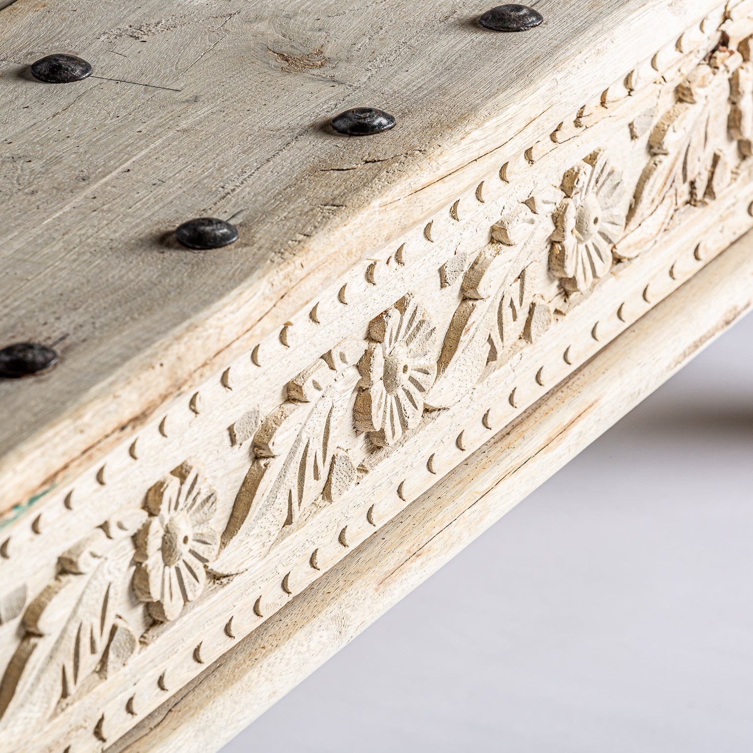 CHIZHIA COFFEE TABLE